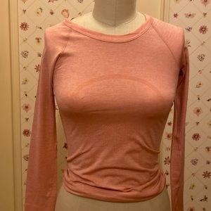 Lululemon size 4 long sleeve swifty tech